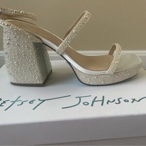 Betsey Johnson Ivory Denni platform sandal. Size 8. New in box.